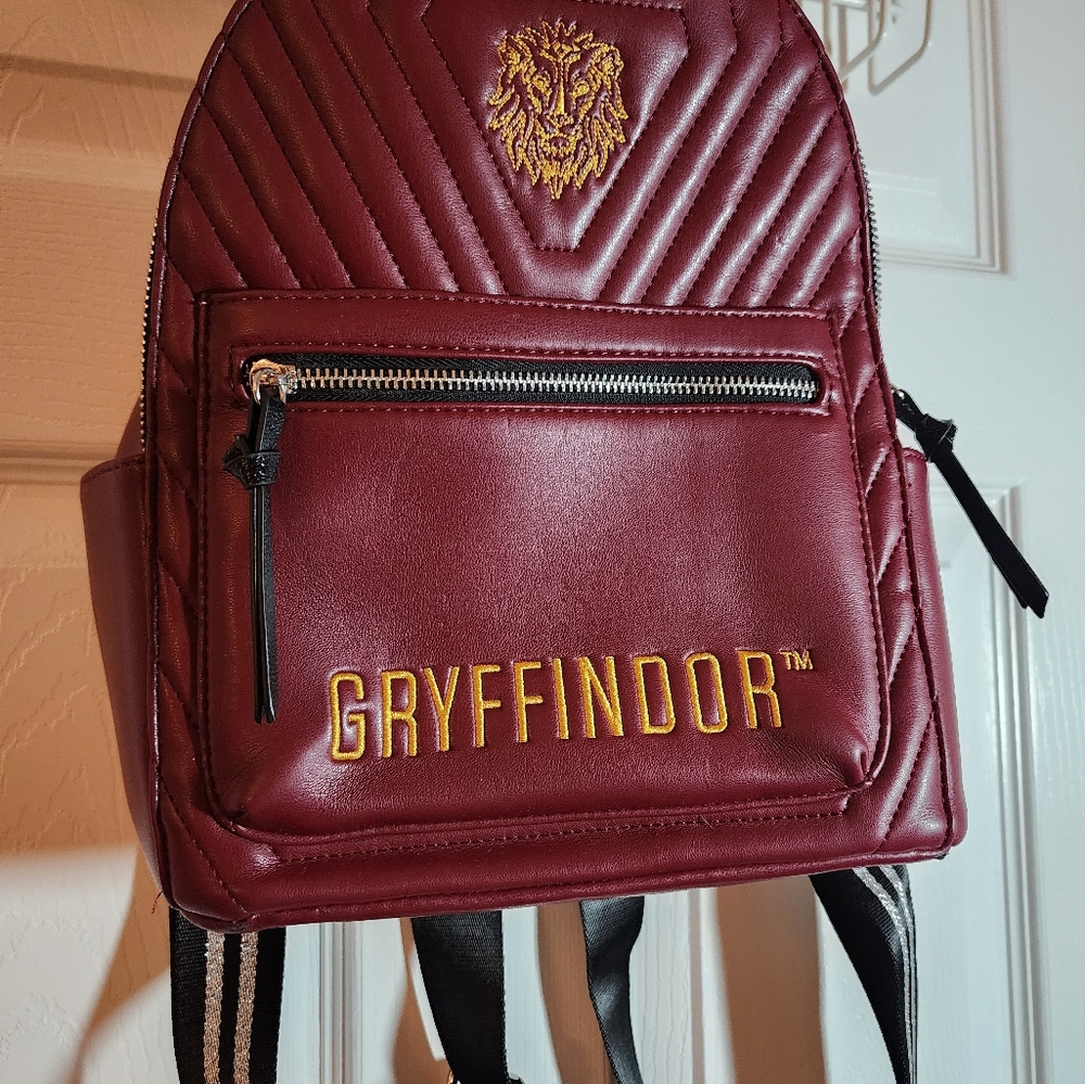Backpack - Picture 9 of 9